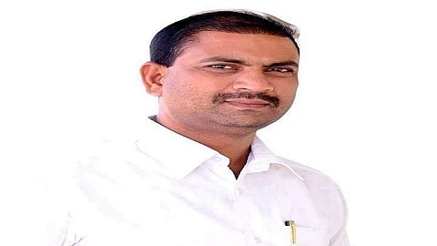 महेश आकात