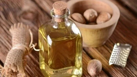 गुणकारी जायफळाचे तेल; तोंडातील दुर्गंधी करते दूर