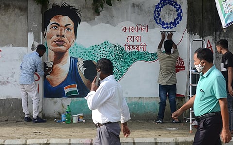 टोकियो ऑलिंपिकमध्ये (tokyo Olympics) पदक निश्चित करणाऱ्या बॉक्सर लवलिना बोर्गोहेनच्या (Lovlina Borgohain) कामगिरीमुळे समस्त देशवासियांना आनंद झाला आहे