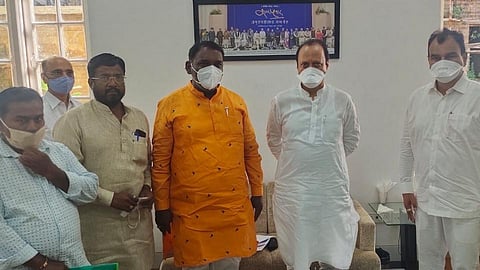 'वंचित'च्या प्रदेश प्रवक्त्यांनी घेतली उपमुख्यमंत्री, प्रदेशाध्यक्षांची भेट