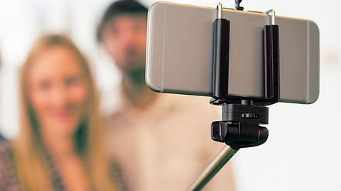 World Photography Day 2021: जाणून घ्या जगातील पहिल्या सेल्फीबद्दल