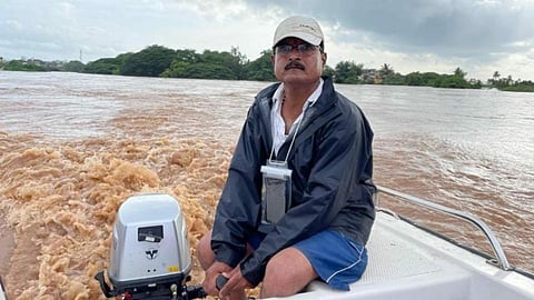 अवलीयाच्या धाडसाला सलाम! महापुरातून एक हजाराहून अधिक लोकांना वाचवलं