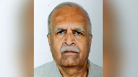 प्रासंगिक : एका दवाखान्याचे सहस्रचंद्रदर्शन...