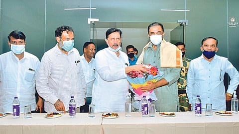 Minister Sunil Kedar