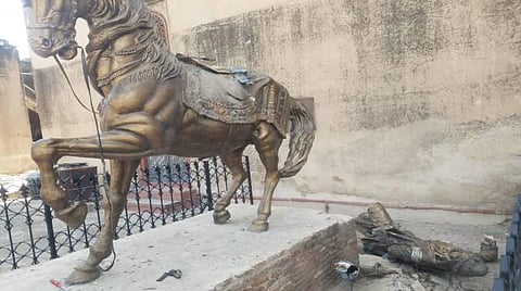 महाराजा रणजीत सिंहाच्या पुतळ्याची तोडफोड; भाजपने केला पाकिस्तानचा निषेध