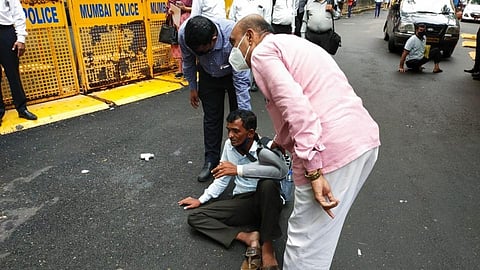 मंत्रालयाबाहेर आत्महत्येचा प्रयत्न; पुण्याच्या शेतकऱ्याचं निधन