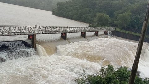 राधानगरी धरणाचे चार स्वयंचलित दरवाजे पुन्हा उघडले