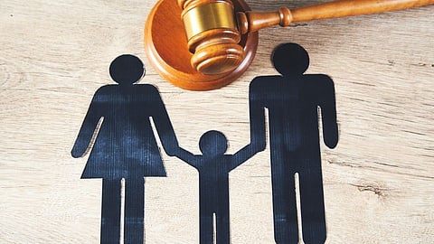 पती-पत्नी विभक्त असले तरी अपत्यांसाठी समान जबाबदारी; न्यायालयाचे आदेश