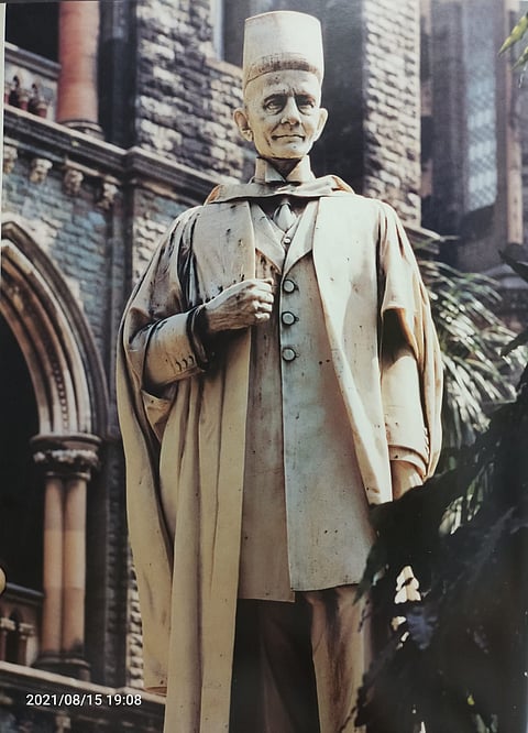 Judge statue