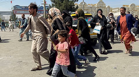 देश गमावलाय, दुःख कोणत्या शब्दांत सांगू