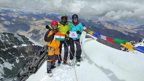 महाराष्ट्रातील महिला गिर्यारोहकांनी कांगयात्से शिखरावरील मोहीम केली यशस्वी