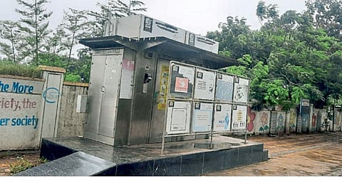 Pune : कोट्यवधींच्या ई-टॉयलेटची मोडतोड