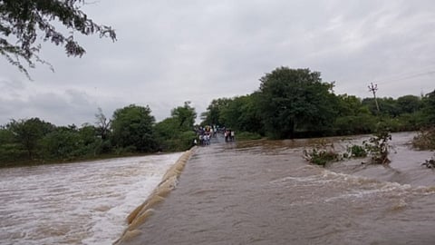 अहमदपूर तालुक्यातील 27 तलाव भरले, शेतीशिवार पाणीमय