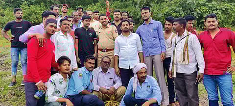 अजिंठा लेणीच्या धबधब्यात पडलेल्या तरुणांला वाचवण्यात यश