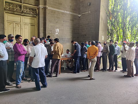 पुणे : इ-चलनचा दंड भरायला न्यायालयात गर्दी