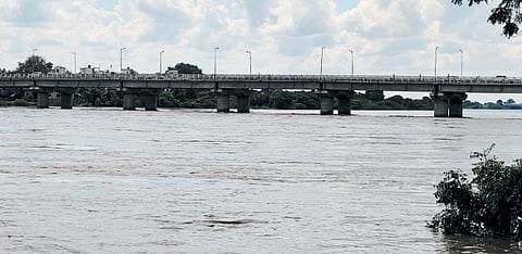 Nanded : गोदावरी नदीत पाण्याचा विसर्ग सुरूच