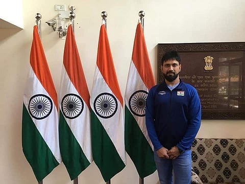 जितेंद्र गवारेंची माउंट मनास्लू शिखरावर यशस्वी चढाई