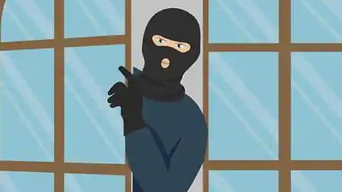 crime update chhatrapati sambhaji nagar youth mobile theft from house police