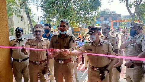 Inauguration of Ganpati idol sales center made by prisoners in Nashik