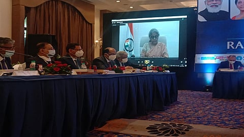 केंद्रीय अर्थ मंत्रालय व राज्यस्तरीय बँकर्स कमिटीच्या वतीने सार्वजनिक क्षेत्रातील 12 बँकांच्या व्यवस्थापकीय संचालकांचे परिषद औरंगाबादेत घेण्यात आली. ऑनलाईन पद्धतीने या परिषदेला मार्गदर्शन करताना केंद्रीय अर्थमंत्री निर्मला सीतारमन