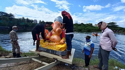 ‘मोरया‘ च्या गजरात बाप्पाला निरोप : सव्वाचारशे मुर्तींचे विसर्जन