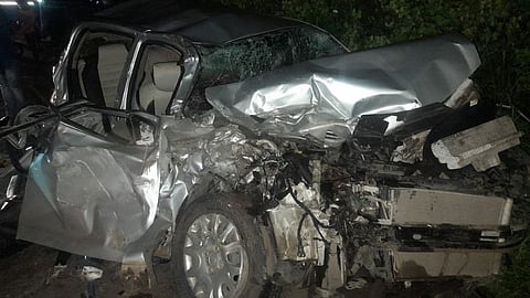 चिल्हार- बोईसर रस्त्यावर टेम्पोची कारला धडक