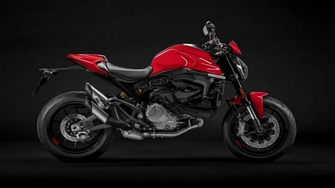 डकाटी माँस्टर बाईक