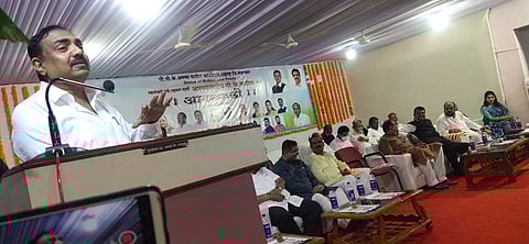 स्वाभिमानाने कसे जगावे अण्णांनी आदर्श निर्माण केला-मंत्री पाटील