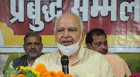 "...तर तोकडे कपडे घालणारी राखी गांधींपेक्षा महान"