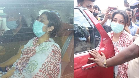 शहनाजला अश्रू अनावर; सिद्धार्थ शुक्ला अनंतात विलीन