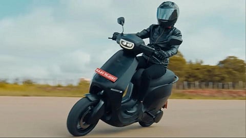 दिमाखदार ओला एस 1 अन् एस 1 प्रो इलेक्ट्रिक स्कूटर पाहिलीत का?