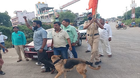 बिडकीन ,पैठण औद्योगिक वसाहत पोलीस ठाण्यात मराठा क्रांती ठोक मोर्चाचे समन्वयक पोलीसांच्या नजरकैदेत