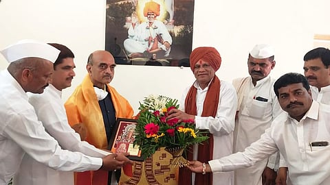 Central Finance State minister Dr. Bhagwat Karad visit devgad Bhaskar Giri Maharaj