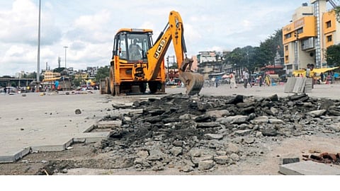 Nashik : ‘स्मार्ट’ कामे गेली गोदावरीच्या पुरात वाहून