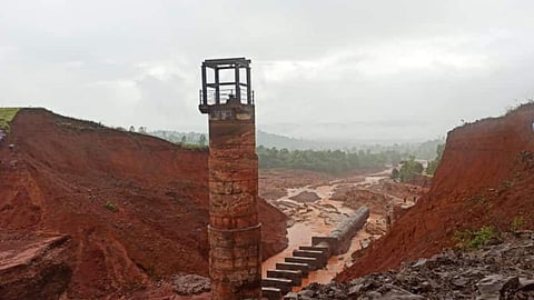 भुदरगड तालुक्यातील मेघोली लघु बंधारा तलाव फुटला आणि मेघोली, नवले, सोनुर्ली, ममदापूर, वेंगरूळ या गावात पाणी शिरले.