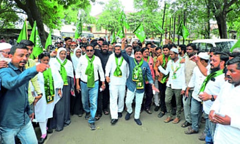 धुळ्यात एमआयएमच्या आमदारांसह कार्यकर्ते ताब्यात