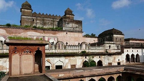 तलावांच्या शहरात आहे ताजमहाल; जाणून घ्या रंजक इतिहास