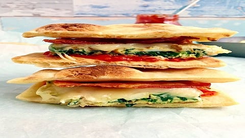 नाष्ट्यासाठी बनवा नान सँडविच रेसिपी