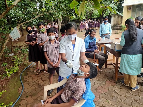 बेळगावात आरोग्य विभाग अर्लट; विद्यार्थ्यांची कोरोना तपासणी सुरू