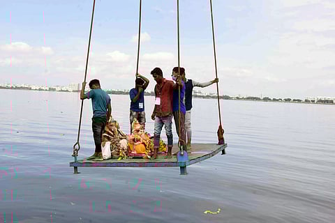 देशभरातील गणेश मूर्ती विसर्जनाचे खास क्षण