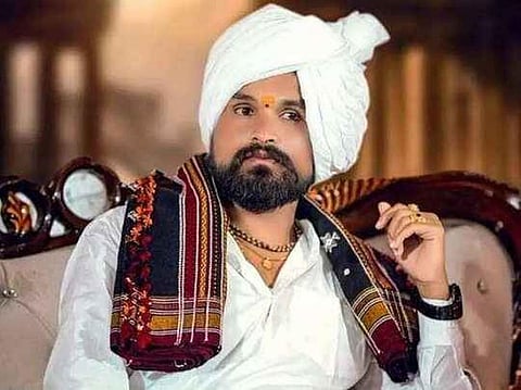 अखेर भोंदू मनोहरमामा करमाळा पोलिसांच्या ताब्यात!