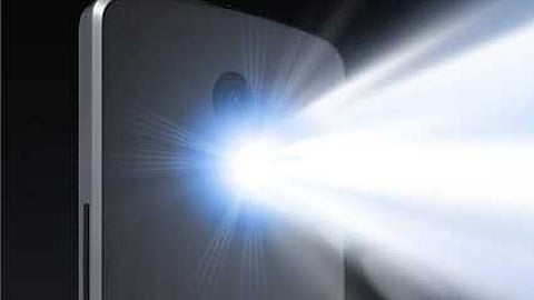 मोबाइलचा फ्लॅश अंगावर पडला, कुर्ल्यात कोयत्याने वार करुन हत्या