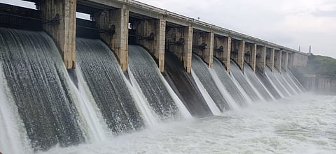 हिंगोली : सिध्देश्वर धरणाचे बारा दरवाजे उघडले