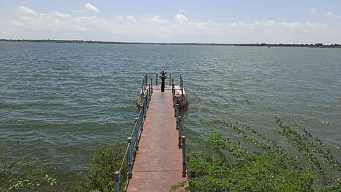 सोनके-तिसंगी तलाव ओव्हरफ्लो! 12 गावे व परिसराचा पाणीप्रश्न मिटला