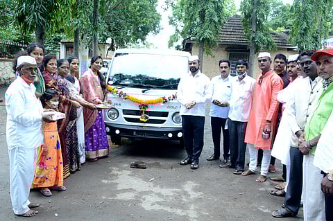 घोडेगाव ग्रामपंचायतीने घेतली सीएनजी वर चालणारी घंटागाडी