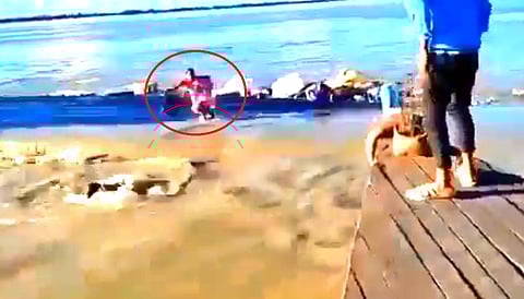 VIDEO : आसाम बोट दुर्घटनेत एकाचा मृत्यू, दोन बेपत्ता