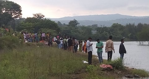 Khadakwasla : ना पोलीसांची भीती ना मगरीची