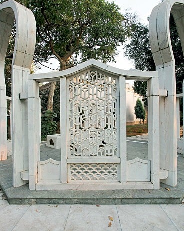 ‘सेंट्रल व्हिस्टा’ सुपरफास्ट; पण त्या मशिदींचे काय? - वक्फ बोर्ड