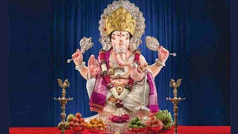 टिळकांच्या प्रेरणेतून स्वातंत्र्यपूर्व काळात स्थापन झालेला मानाचा कसबा गणपती!