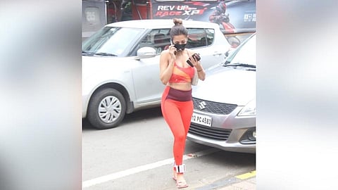 कॅलरीज बर्न करायच्या आहेत? मलायका अरोराची सोपी Trick फॉलो करा